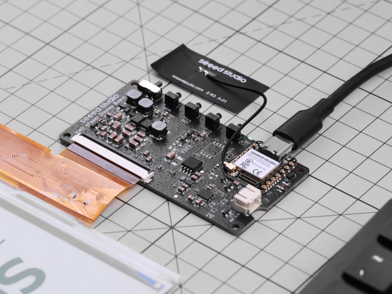 Seeed Studio XIAO ePaper Display Board EE02